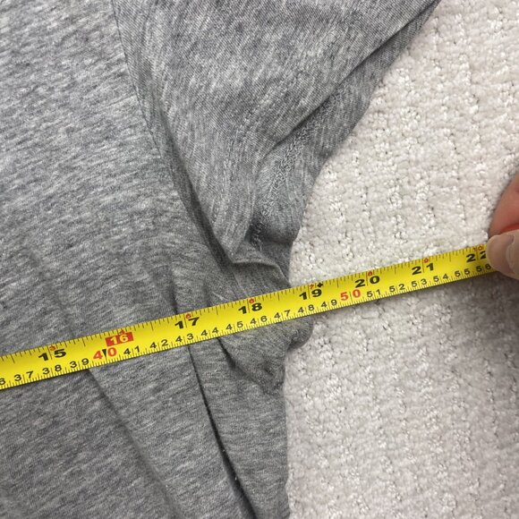 Levis T-Shirt Women’s Size Large Music Mix Tape 501 Graphic Groovy Tee Grey Read - Picture 9 of 16